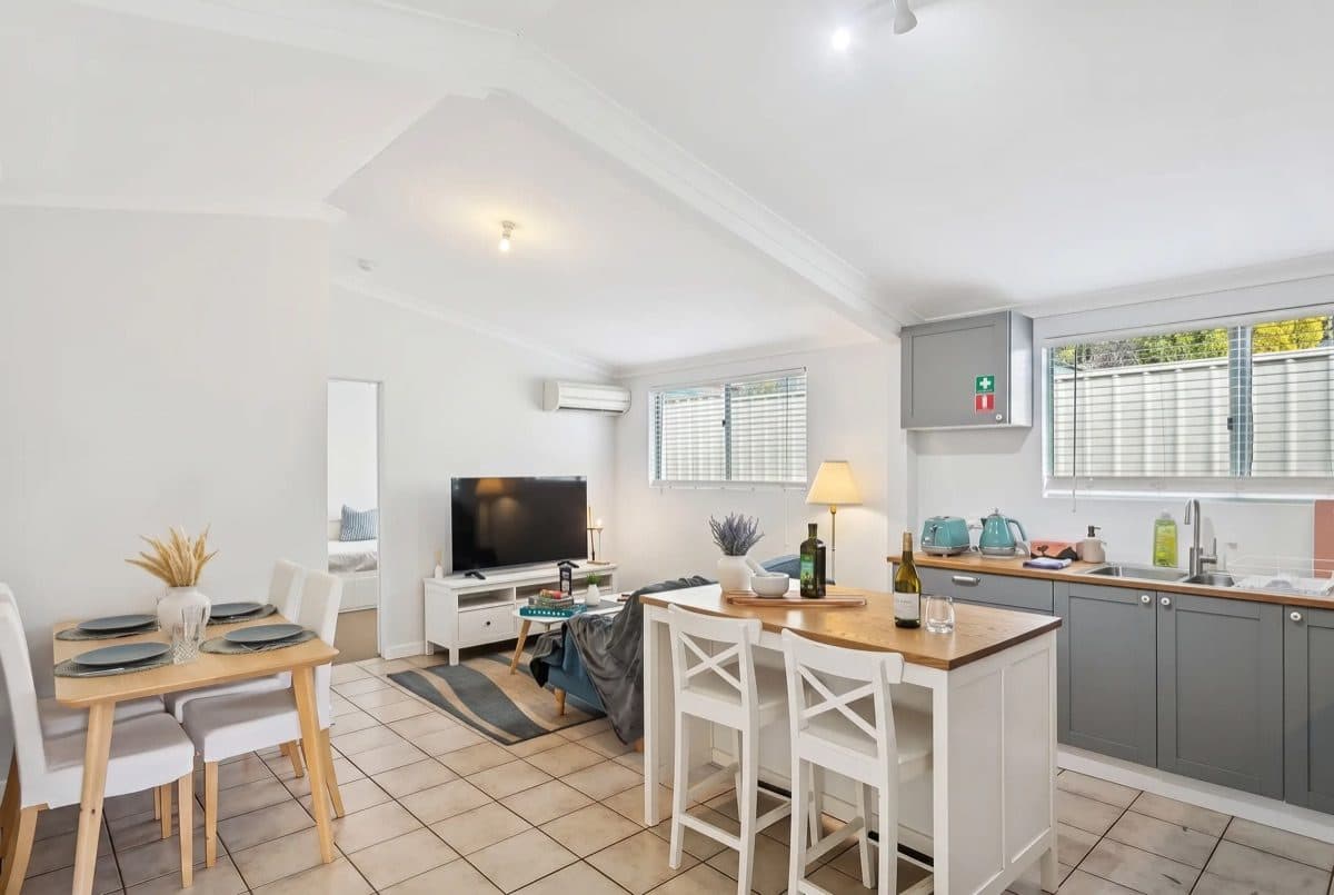 Sunset Villa, Joondalup — photograph 8