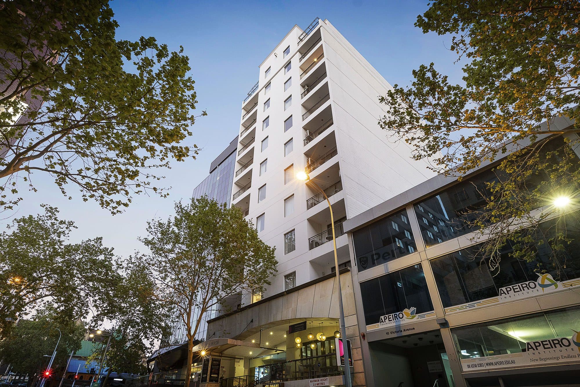 Victoria Avenue 804, Perth City — photograph 2